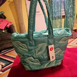 NWT Wildfox Nylon Puffy Tote Overnight Bag Seafoam Green Lips
